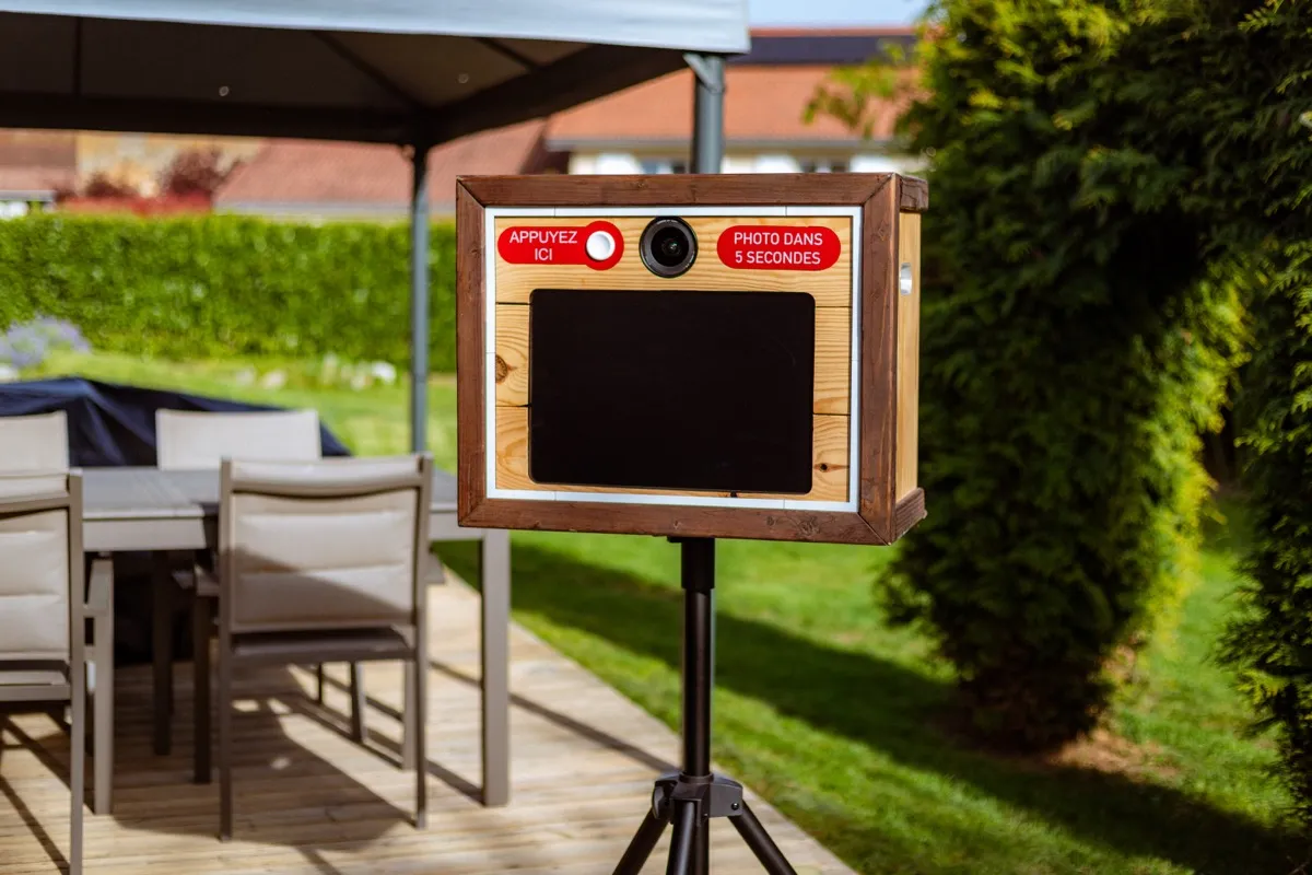 Photobooth install&eacute; en ext&eacute;rieur sur une terrasse